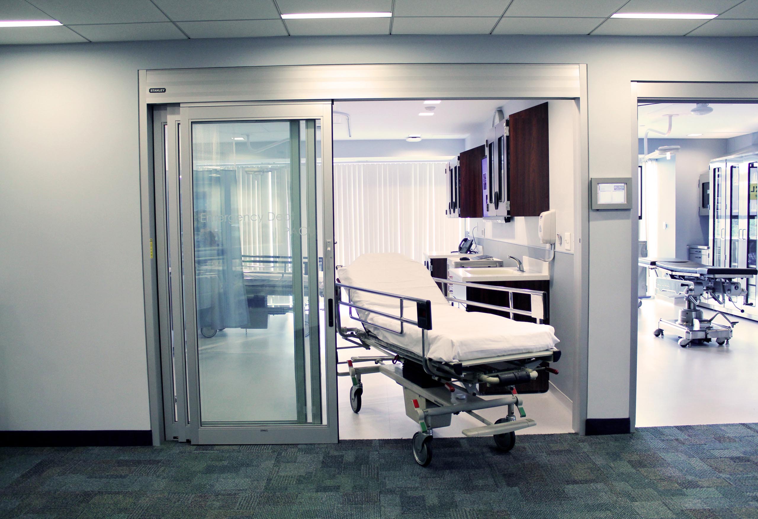 DuraCare 7500A Telescoping Automatic ICU Door STANLEY Access Technologies